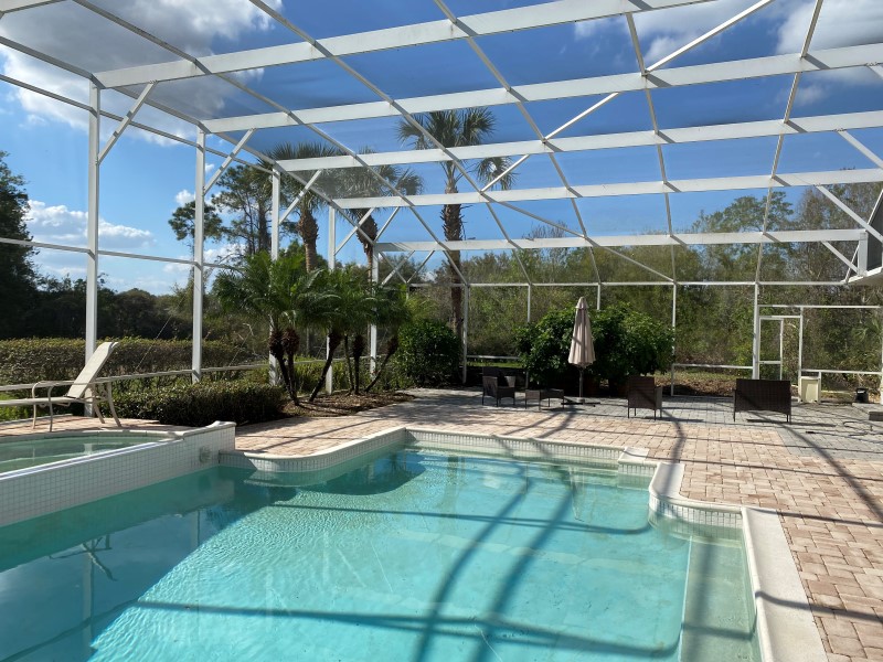 Pool Enclosure Cleaning In Winter Garden, FL